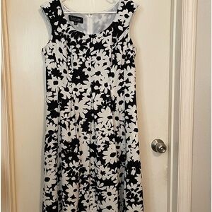 Black Label Evan Picone Black Floral Sleeveless Dress Women’s Size 10 Lined